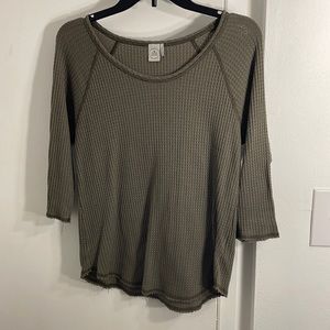 Waffle knit olive green quarter sleeve top